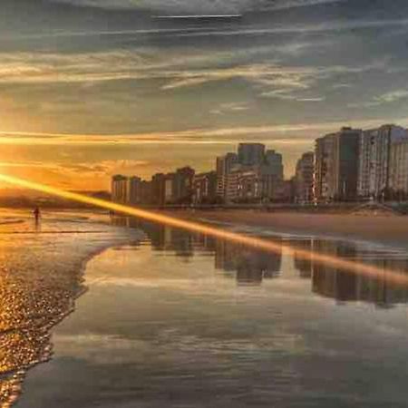 Apartamento A 100Metros De La Playa De San Lorenzo กิฮอน ภายนอก รูปภาพ