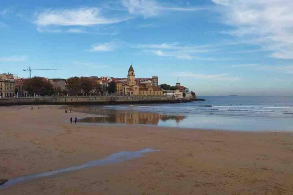 Apartamento A 100Metros De La Playa De San Lorenzo กิฮอน ภายนอก รูปภาพ